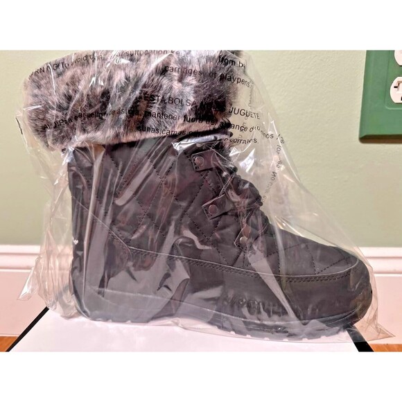 Arctic Shield Women's Waterproof Snow Boots w/ Memory Foam Insoles - Size 8 - Picture 1 of 7